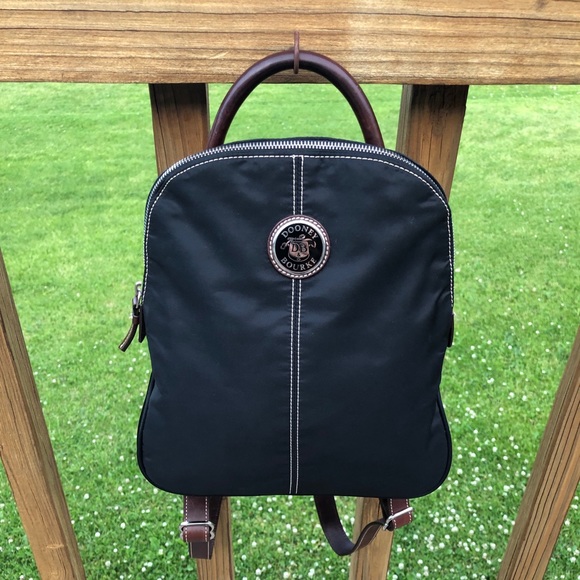 Dooney & Bourke Handbags - DOONEY & BOURKE Black Backpack!!